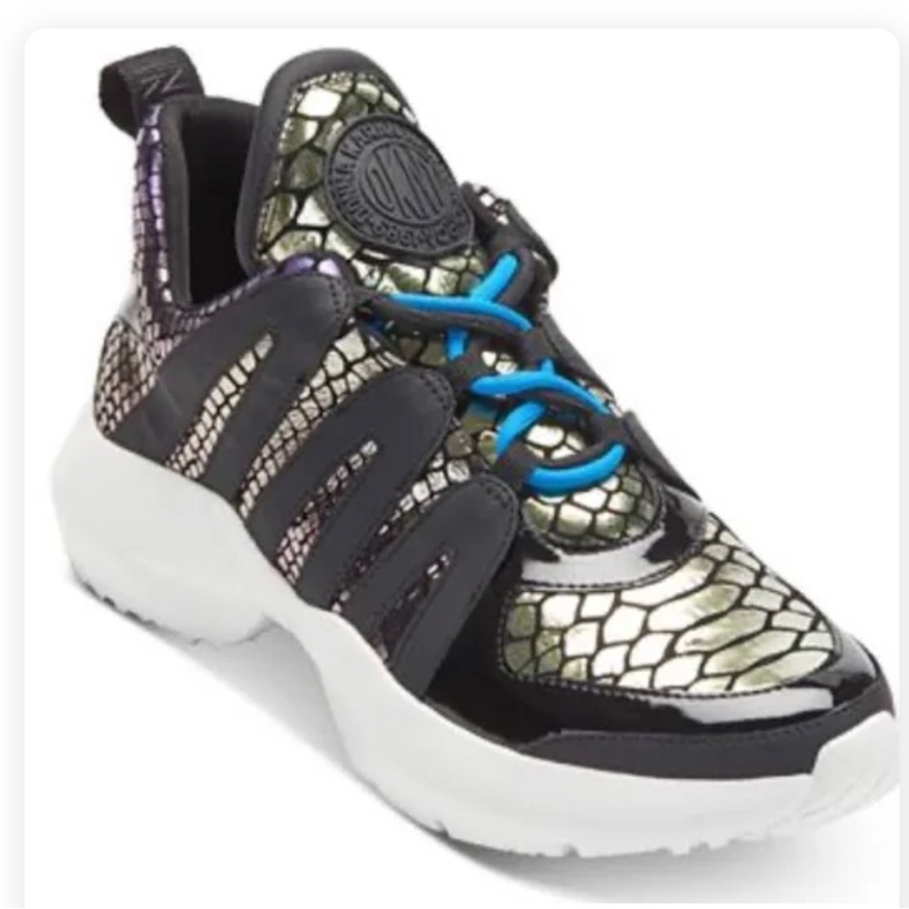 DKNY Lynzie lace up sneakers women 7.5 US
